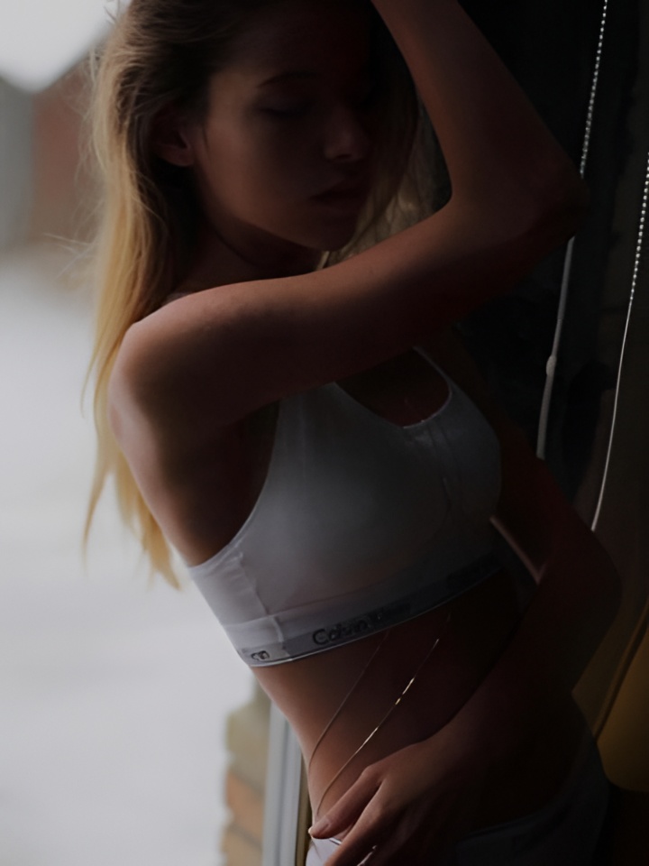 Индивидуалка Арина, доступна для личного знакомства от 2000 руб