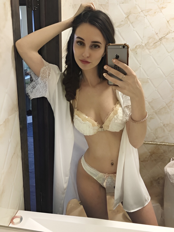 Олеся привлекальеная девушка из Талнах цена от 2000 руб