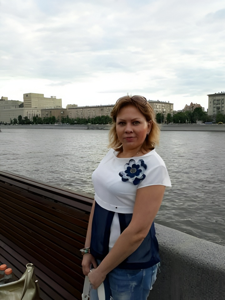 Виктория привлекальеная девушка из Талнах цена от 1500 руб