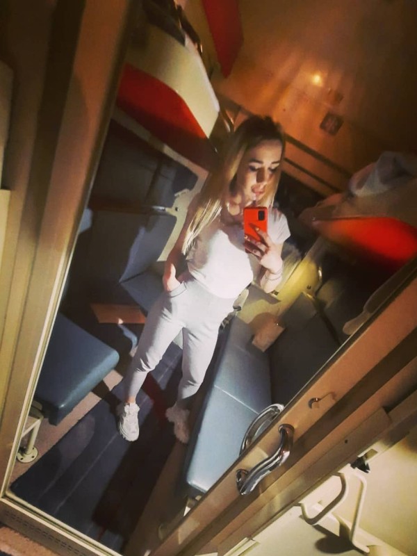 Надежда привлекательная девушка из Талнах цена от 3500 руб