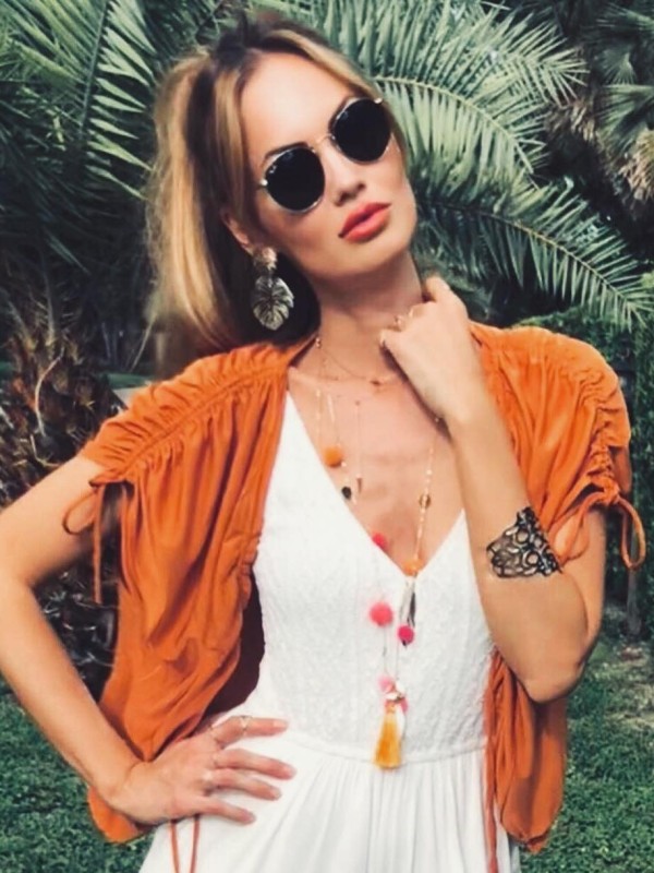 Ольга привлекательная девушка из Талнах цена от 3000 руб