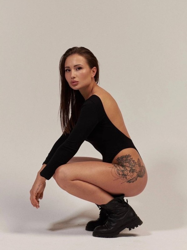 Алиса привлекательная девушка из Талнах цена от 3000 руб