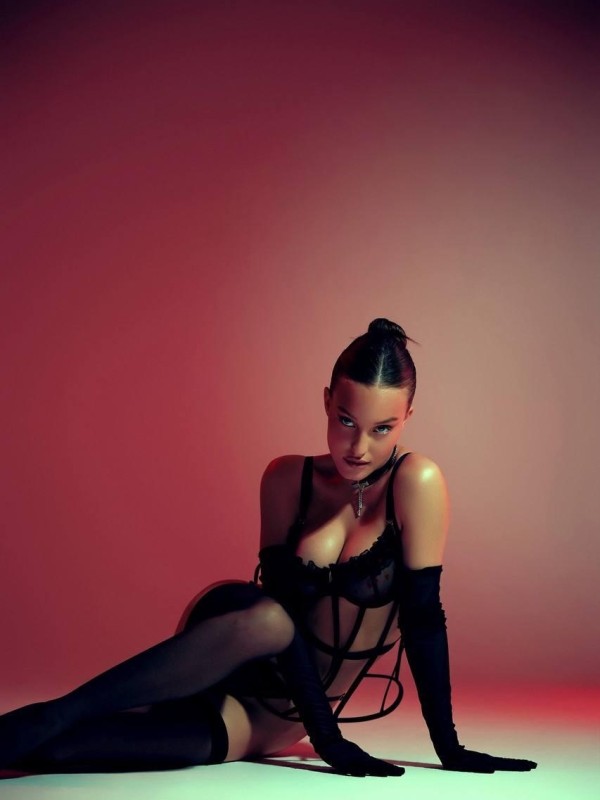 Дашута привлекательная девушка из Талнах цена от 6000 руб